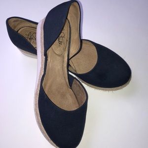 Navy Life Stride Slip-On Shoes size 8